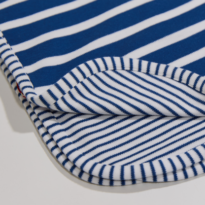 Gestreifte, wendbare, blaue  Babydecke für Jungen- Lululobster 