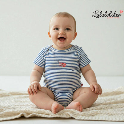 Babybody, Blau- weiss gestreift, Stickmotiv "Krabbe"