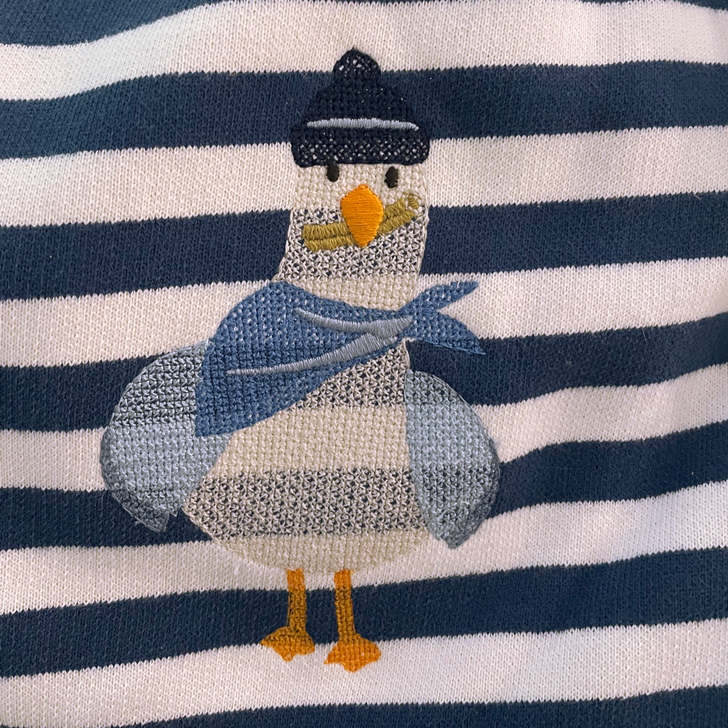 Kinder Sweatshirt, offwhite marine gestreift mit Stickmotiv "Möve"