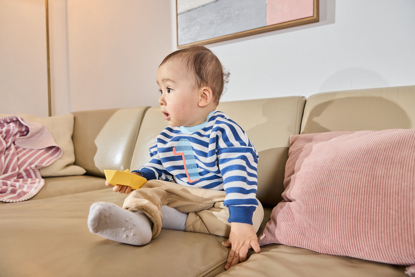 Gestreiftes, langärmliges,blaues Langarmshirt für Jungen und Mädchen mit  Stickmotiv Geburtstagszahl