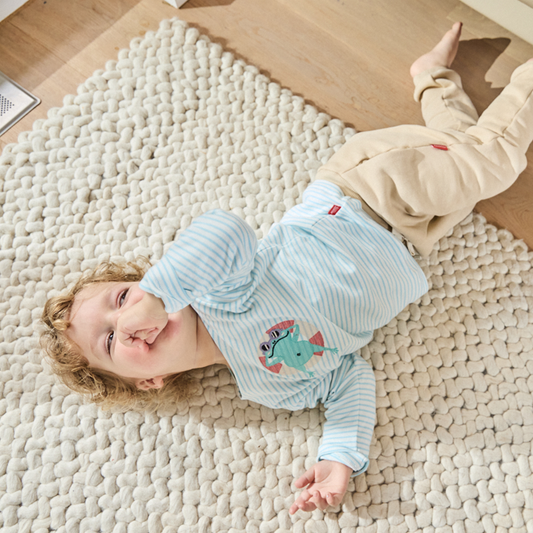 Gestreiftes, langärmliges,hellblaues Langarmshirt für Jungen und Mädchen mit  Stickmotiv Frosch-Lululobster
