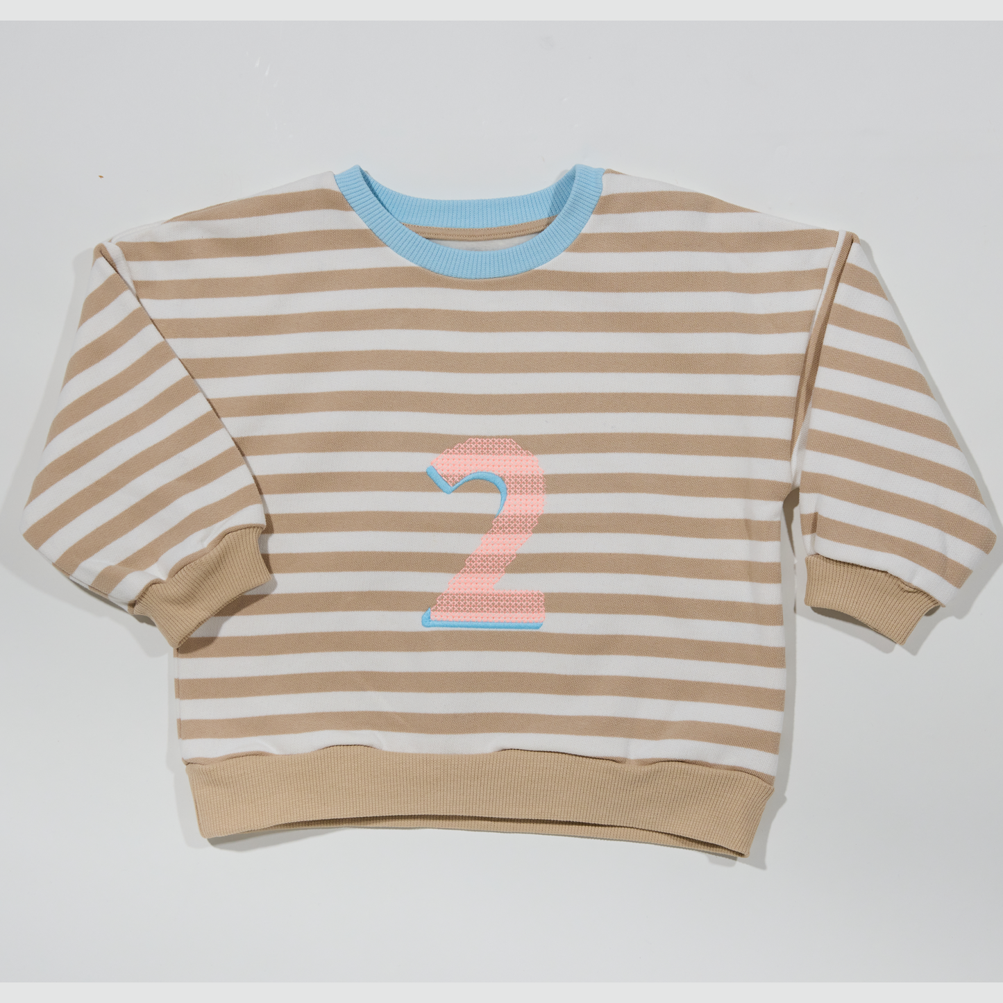 Gestreiftes, rsandfarbenes Sweatshirt mit Geburtstagszahl für Maedchen und Jungen- Lululobster